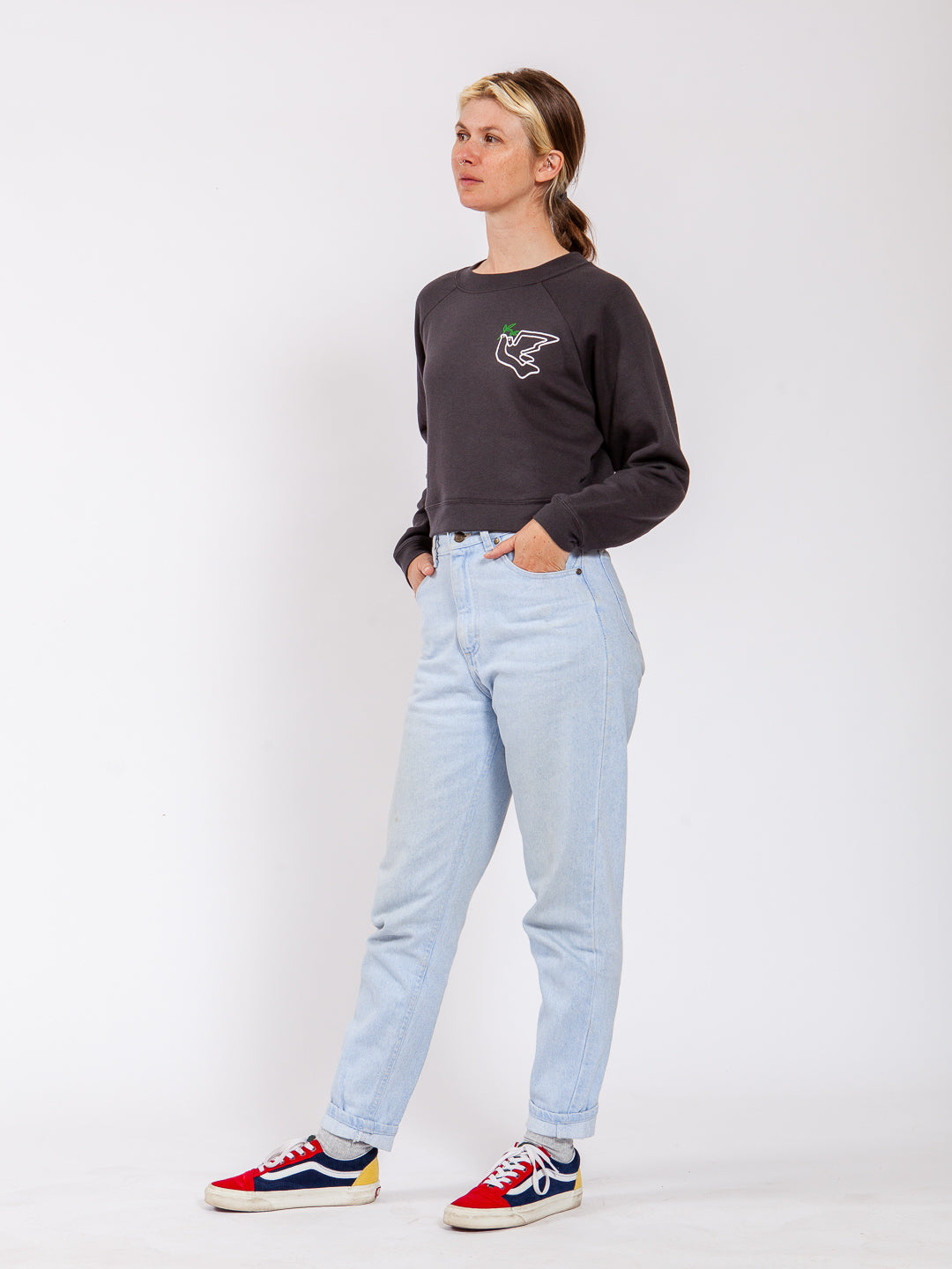 Doves Women's Cropped Crewneck Black-Culk