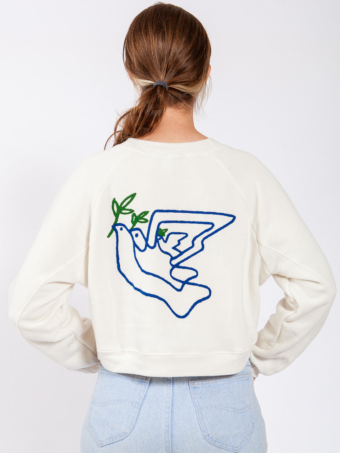 Doves Women's Cropped Crewneck Cream-Culk