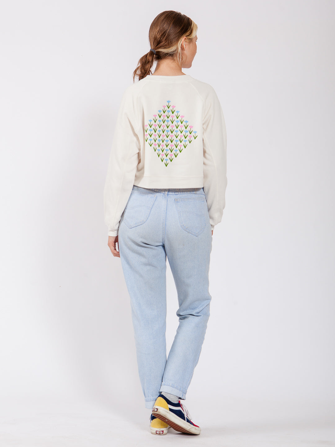 Tulips Women's Cropped Crewneck Cream-Culk