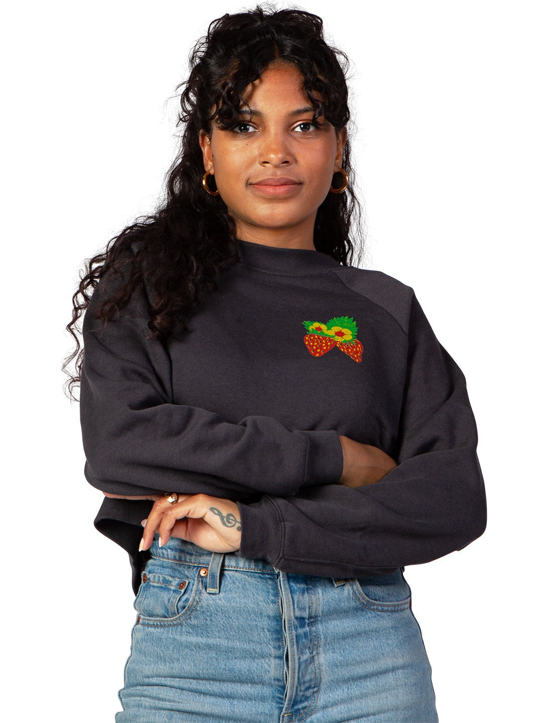 Patch Ya Later Strawberry Women's Cropped Crewneck Sweatshirt Faded Black-Culk